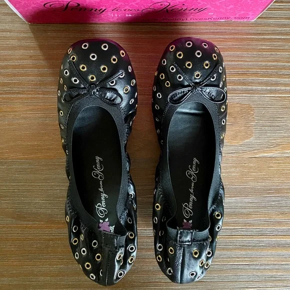 NWB Penny Loves Kenny Eyelet punched Flats Size 7M - Picture 1 of 4